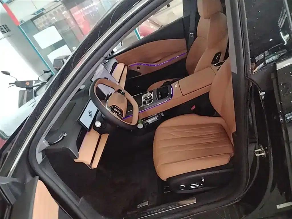 Galaxy Star 8 2025 Model 130km EM-i Flagship Edition — миниатюра 16