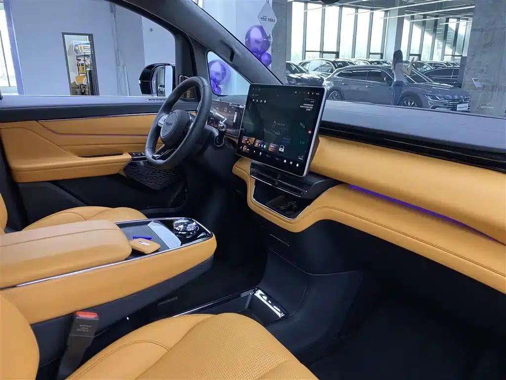 Wingzhen L380 2024 Model, 140-degree, 6-seater, 4WD Ultra — миниатюра 9