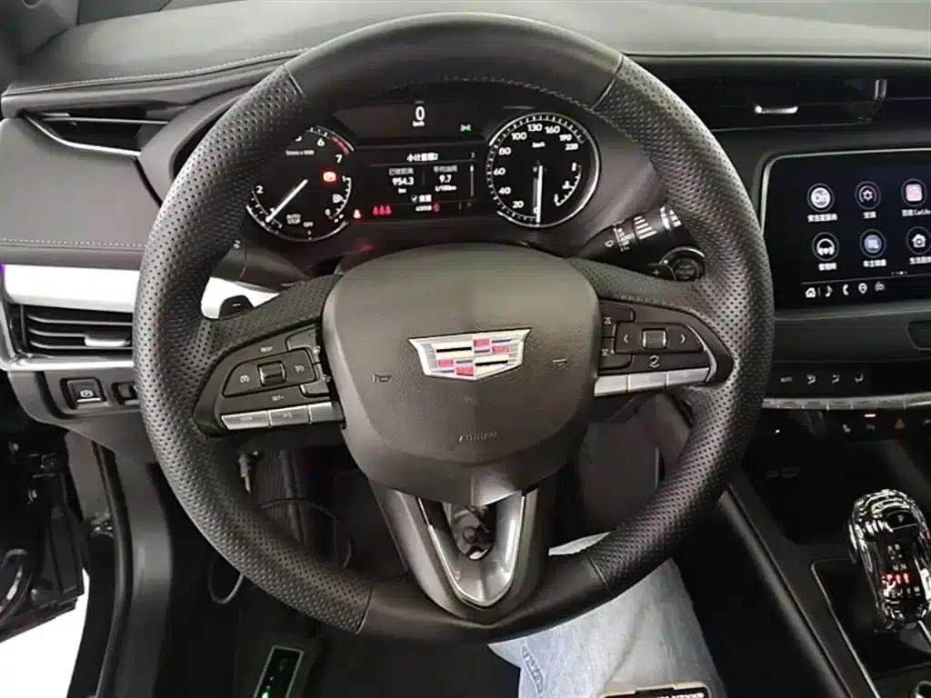 2023 Cadillac XT4 28T Two-Wheel Drive Luxury — миниатюра 11