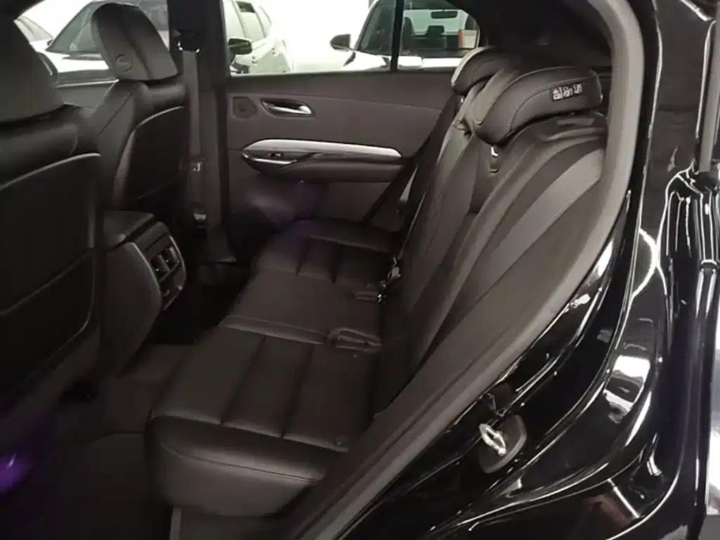 2023 Cadillac XT4 28T Two-Wheel Drive Luxury — миниатюра 17