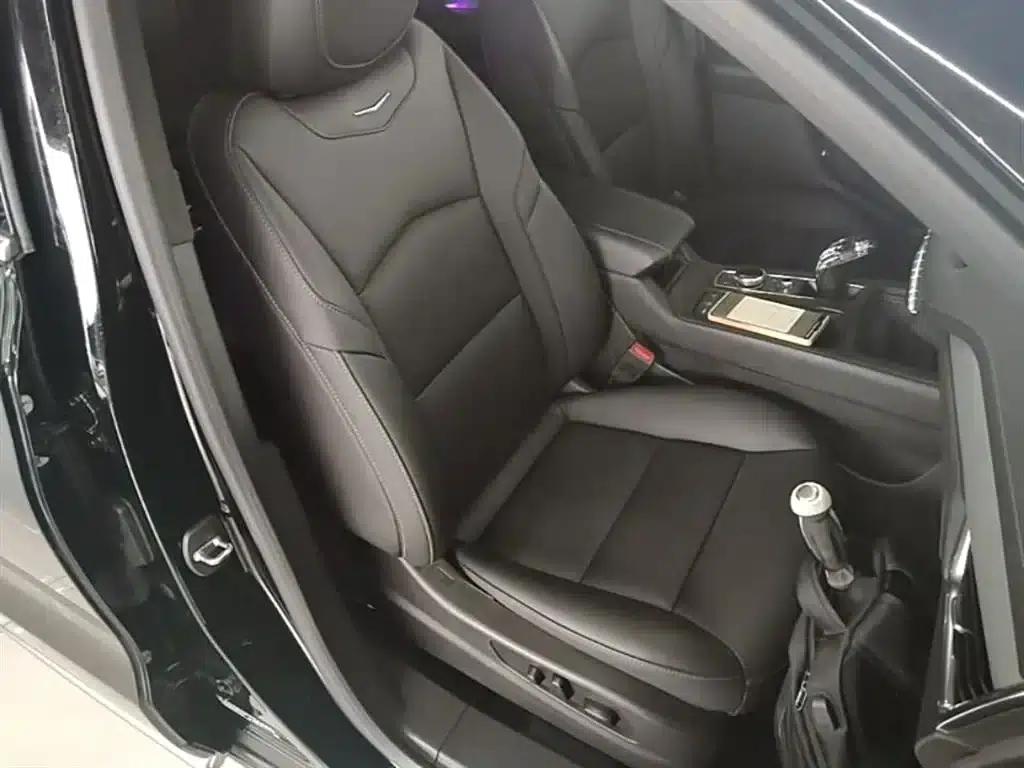 2023 Cadillac XT4 28T Two-Wheel Drive Luxury — миниатюра 25