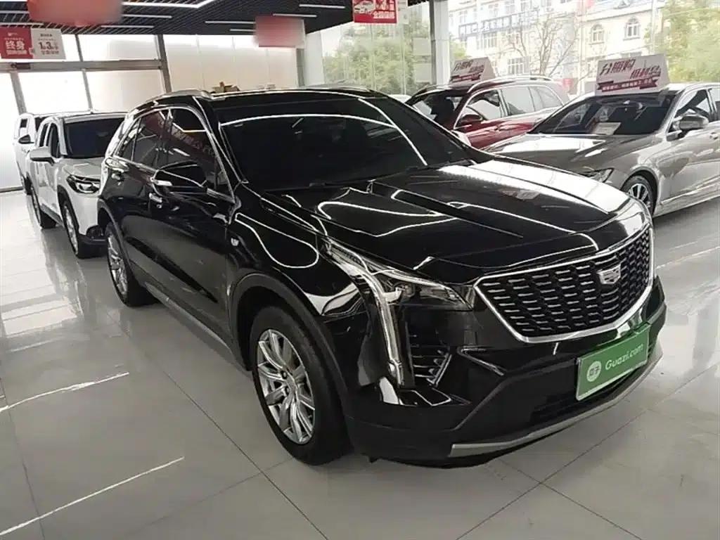 2023 Cadillac XT4 28T Two-Wheel Drive Luxury — миниатюра 4