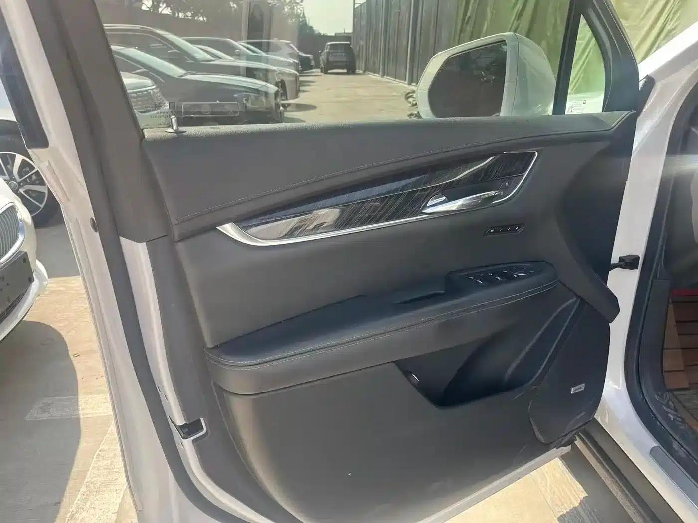 2020 Cadillac XT6 28T Six-Seat AWD Luxury — миниатюра 5