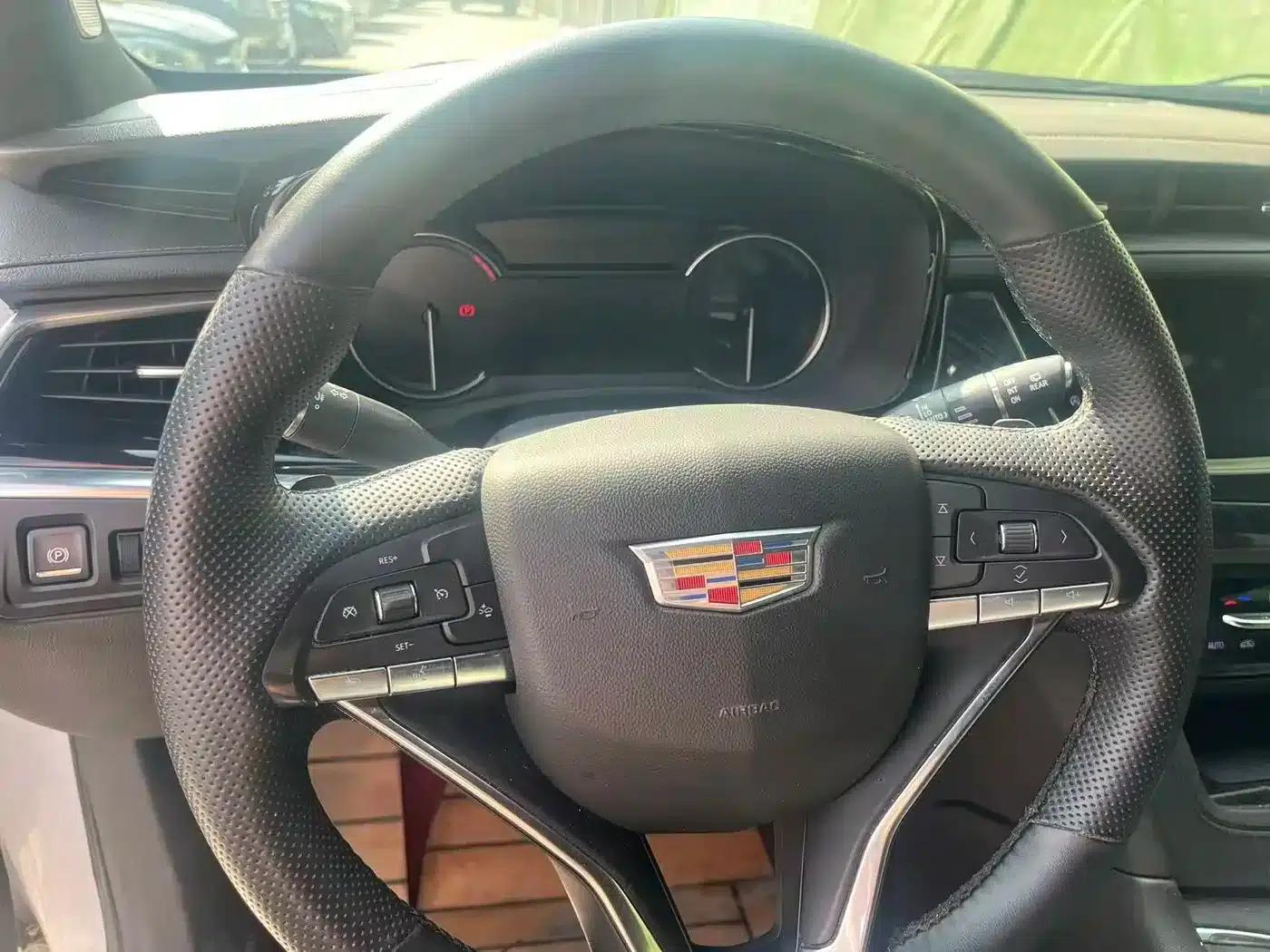 2020 Cadillac XT6 28T Six-Seat AWD Luxury — миниатюра 8
