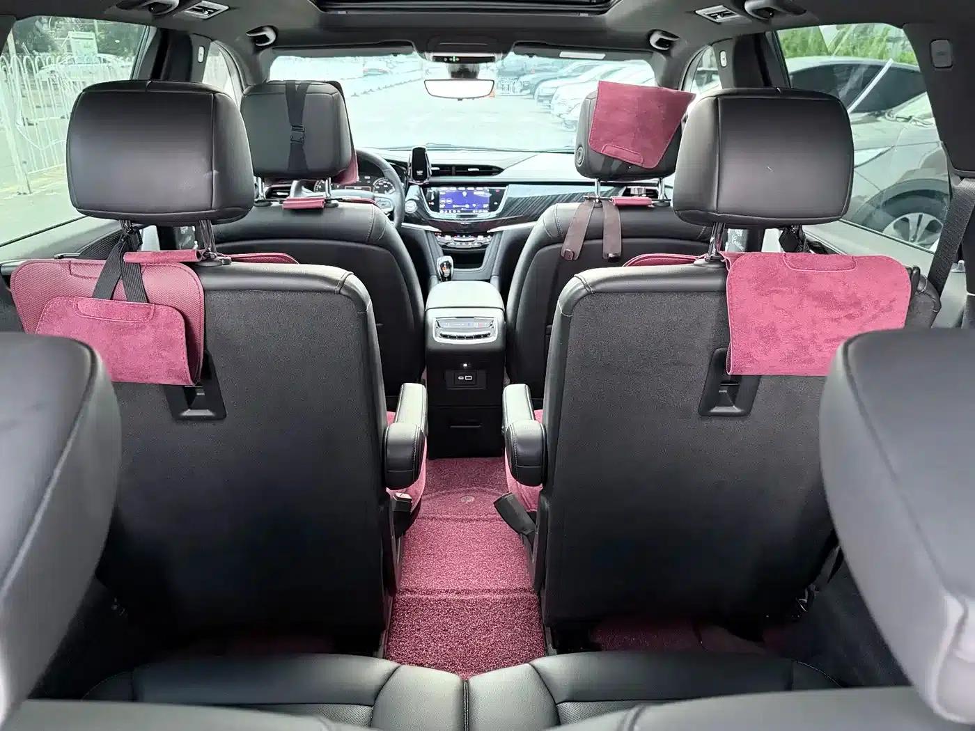Cadillac XT6 2023 2.0T Six-Seat AWD Platinum Black Diamond Edition — миниатюра 16