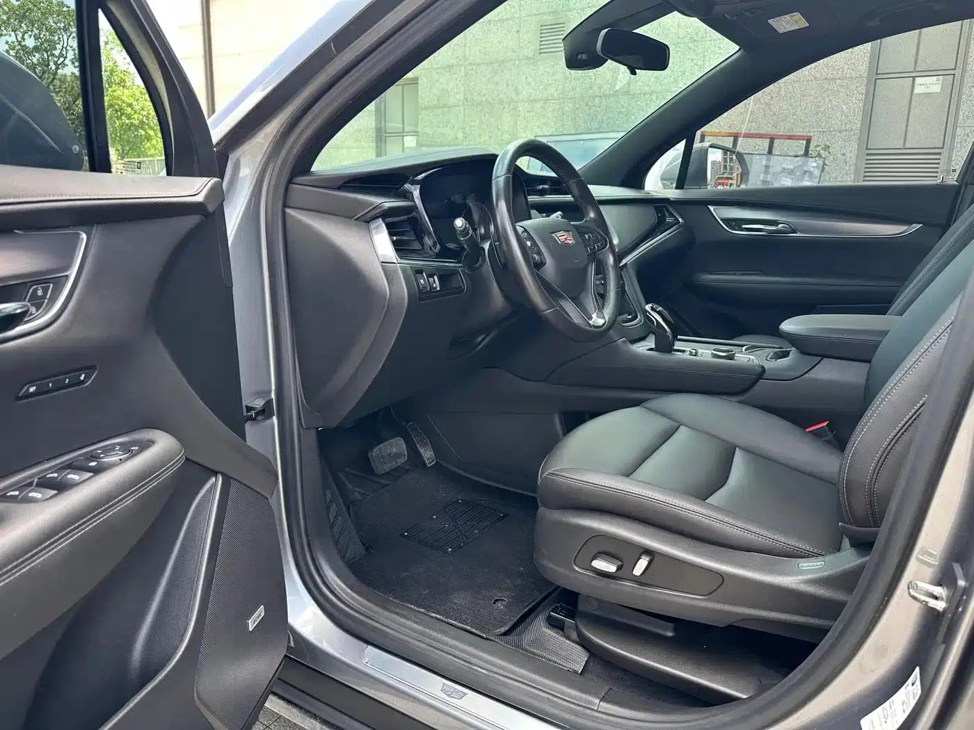 2021 Cadillac XT6 28T 7-Seat Luxury — миниатюра 3
