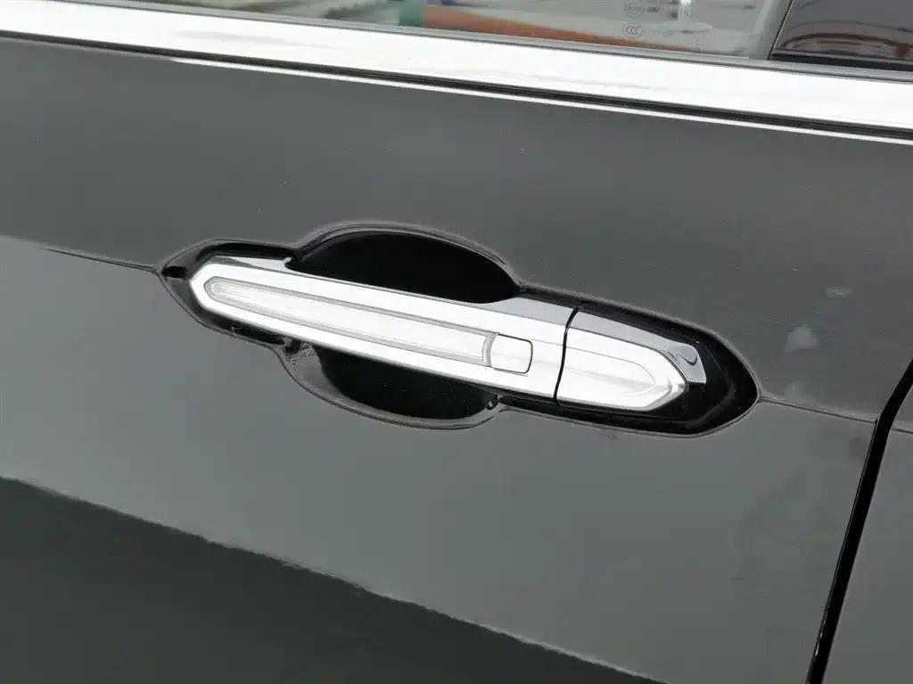 Cadillac XT6 2022 2.0T Six-Seat AWD Luxury Standard Edition — миниатюра 18
