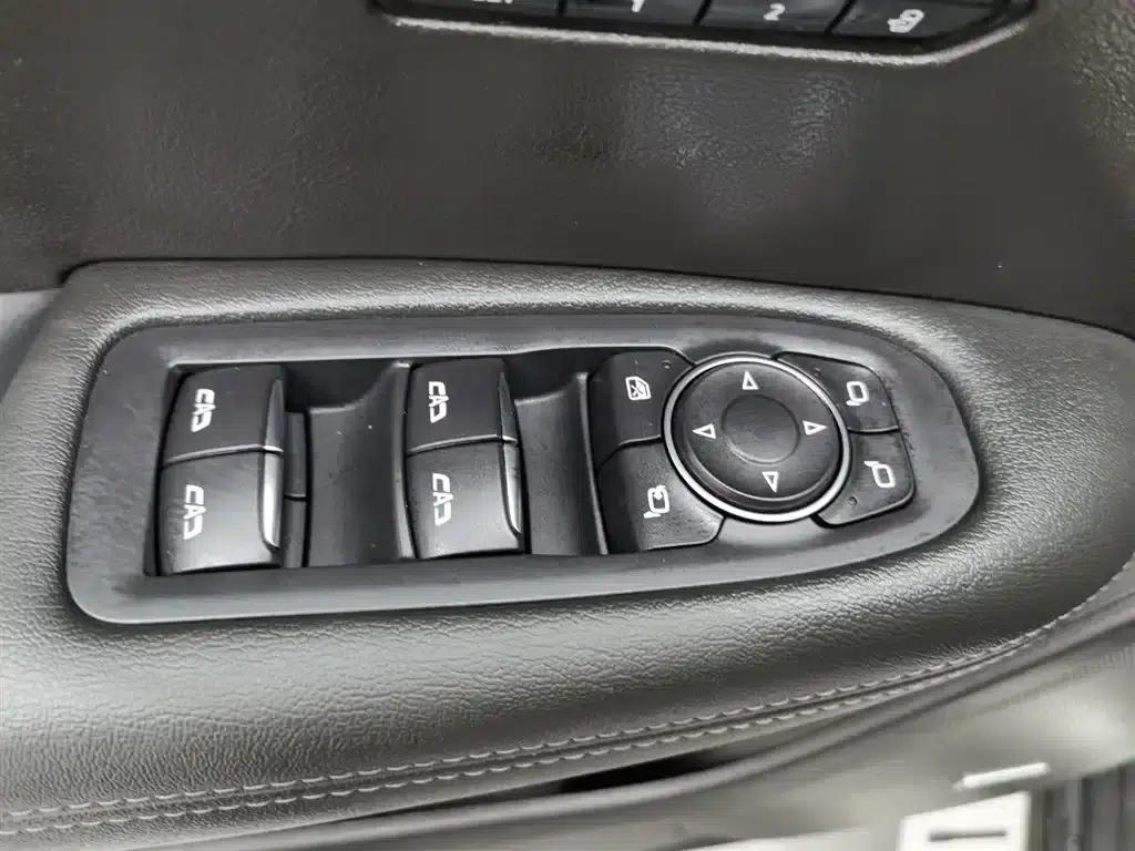 Cadillac XT6 2022 2.0T Six-Seat AWD Luxury Standard Edition — миниатюра 9