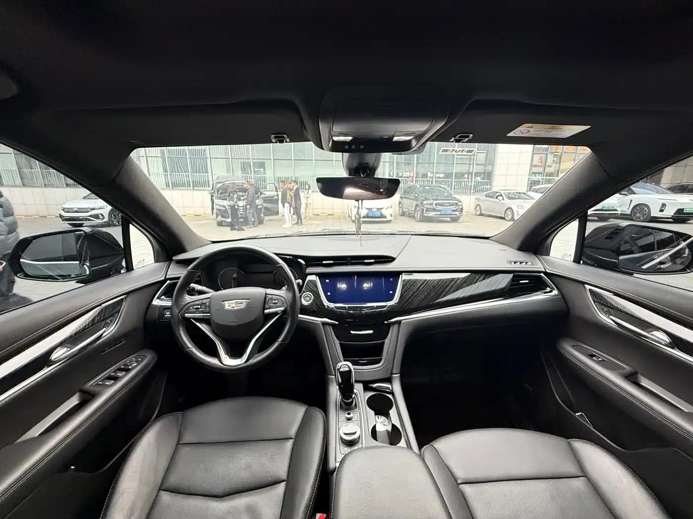 Cadillac XT6 2022 2.0T Six-Seat AWD Luxury — миниатюра 3