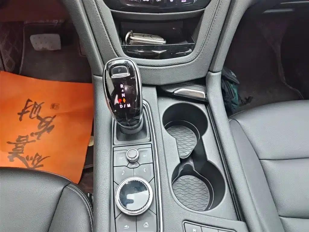 Cadillac XT6 2021 2.0T Six-Seat Two-Wheel Drive Luxury — миниатюра 14