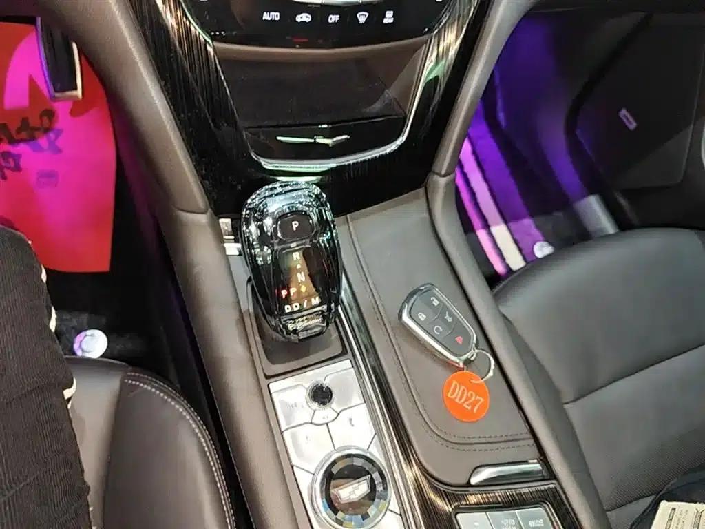 Cadillac XT6 2022 2.0T Six-Seat AWD Premium — миниатюра 14