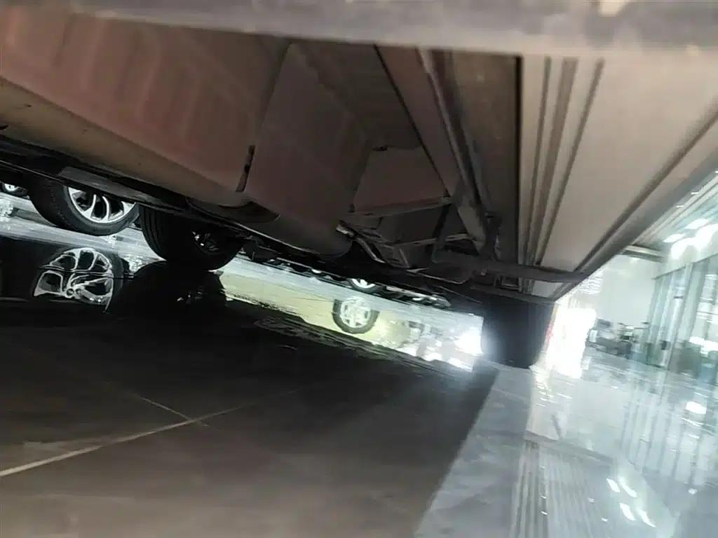 Cadillac XT6 2022 2.0T Six-Seat AWD Premium — миниатюра 21