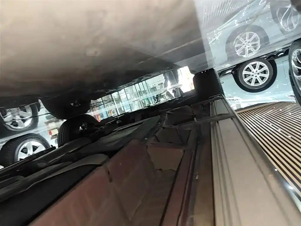 Cadillac XT6 2022 2.0T Six-Seat AWD Premium — миниатюра 22