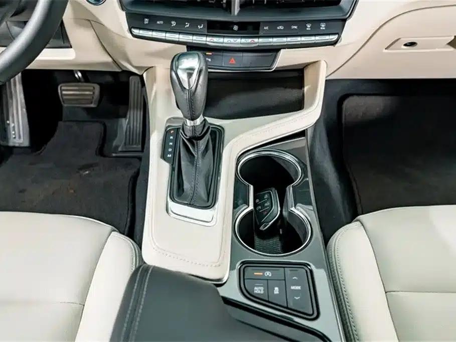 2023 Cadillac CT4 25T Fashion Edition — миниатюра 12