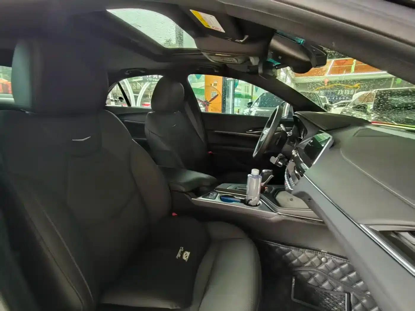 2023 Cadillac CT4 28T Premium — миниатюра 7
