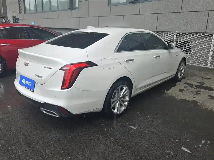 2023 Cadillac CT4 25T Fashion Edition — миниатюра 3