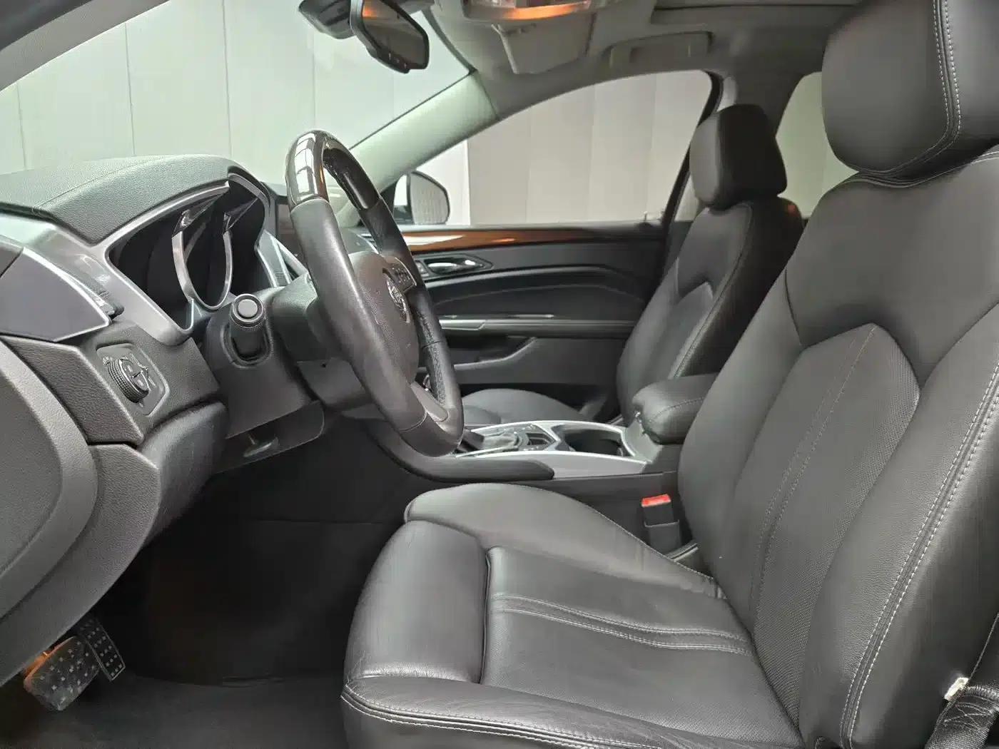 2012 Cadillac SRX 3.0L Luxury — миниатюра 4
