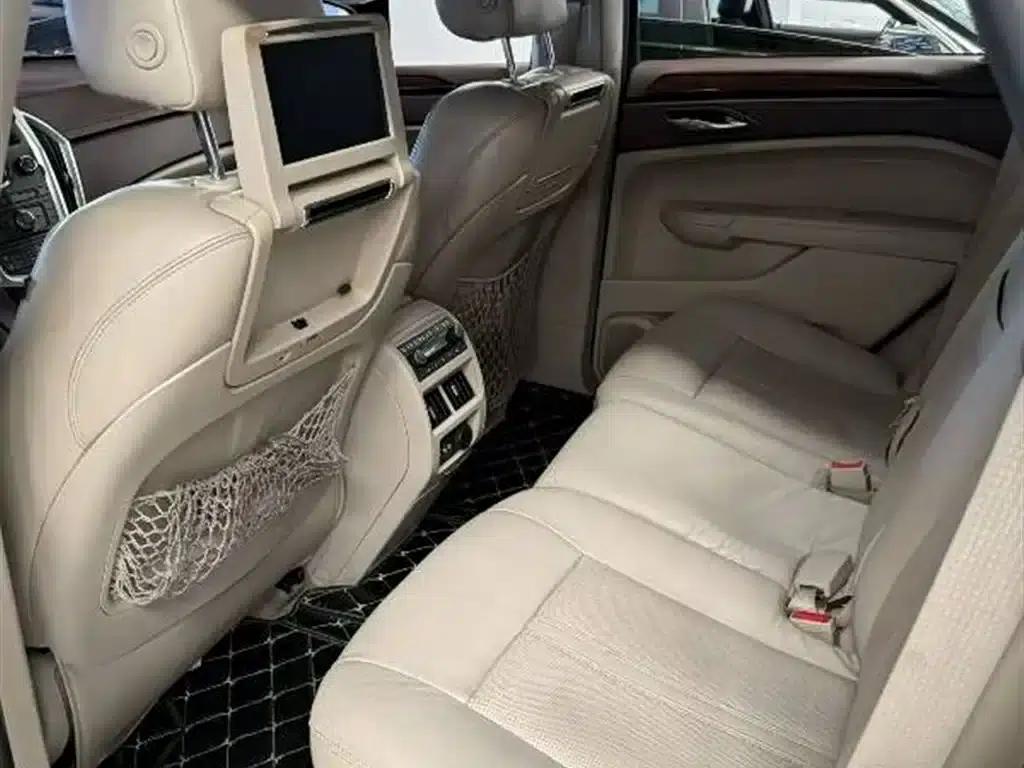 2011 Cadillac SRX 3.0L Luxury — миниатюра 4