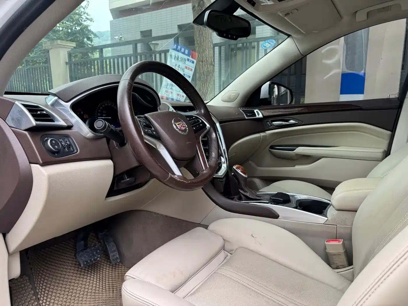 2013 Cadillac SRX 3.0L Elite — миниатюра 3