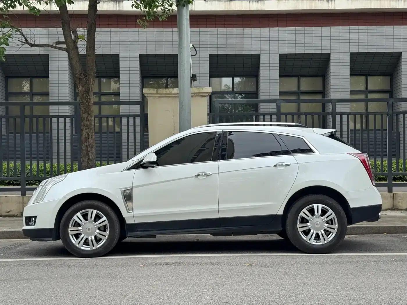 2013 Cadillac SRX 3.0L Elite — миниатюра 4