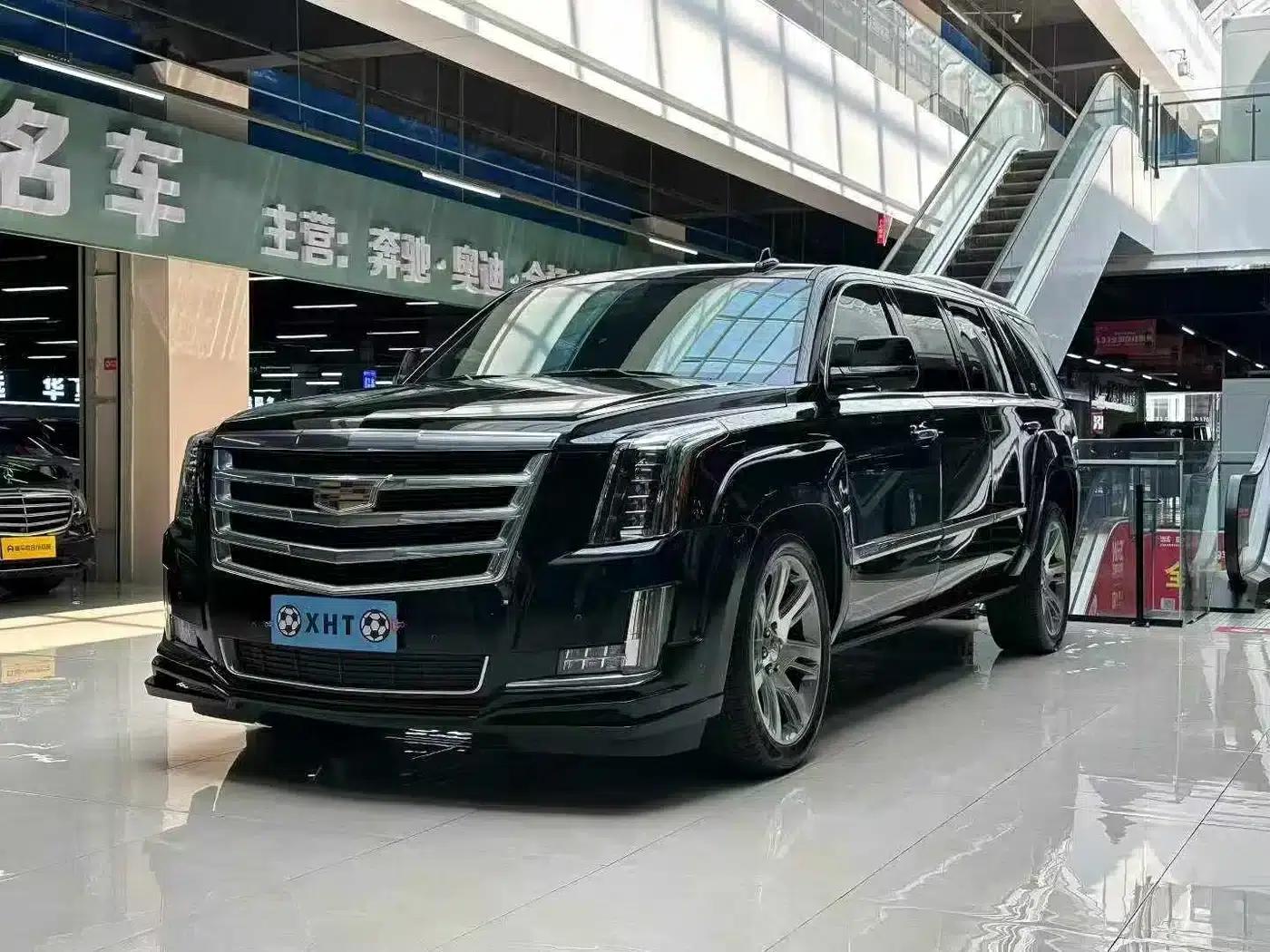 2017 Cadillac Escalade 6.2L ESV Platinum Edition Extended Wheelbase — миниатюра 1