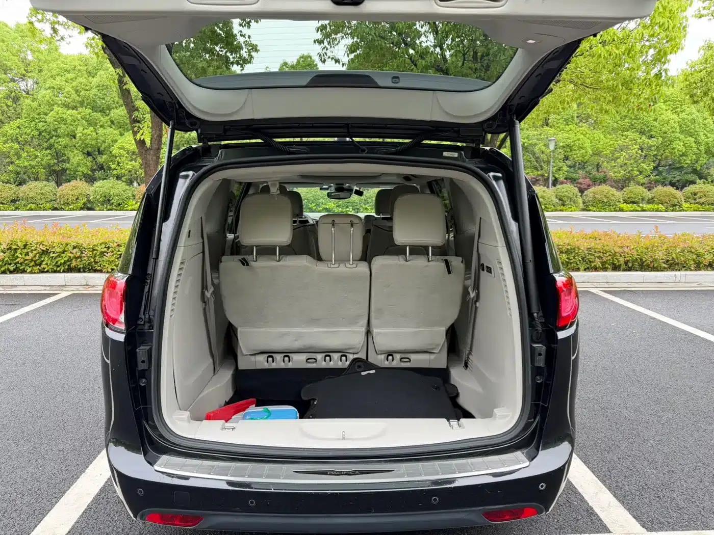 2017 Imported Grand Voyager 3.6L Premium Edition — миниатюра 22