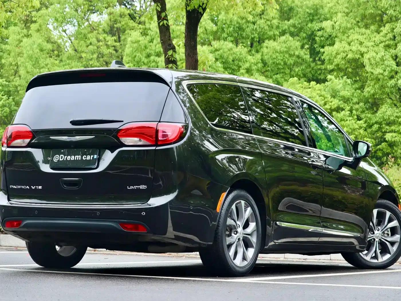 2017 Imported Grand Voyager 3.6L Premium Edition — миниатюра 4