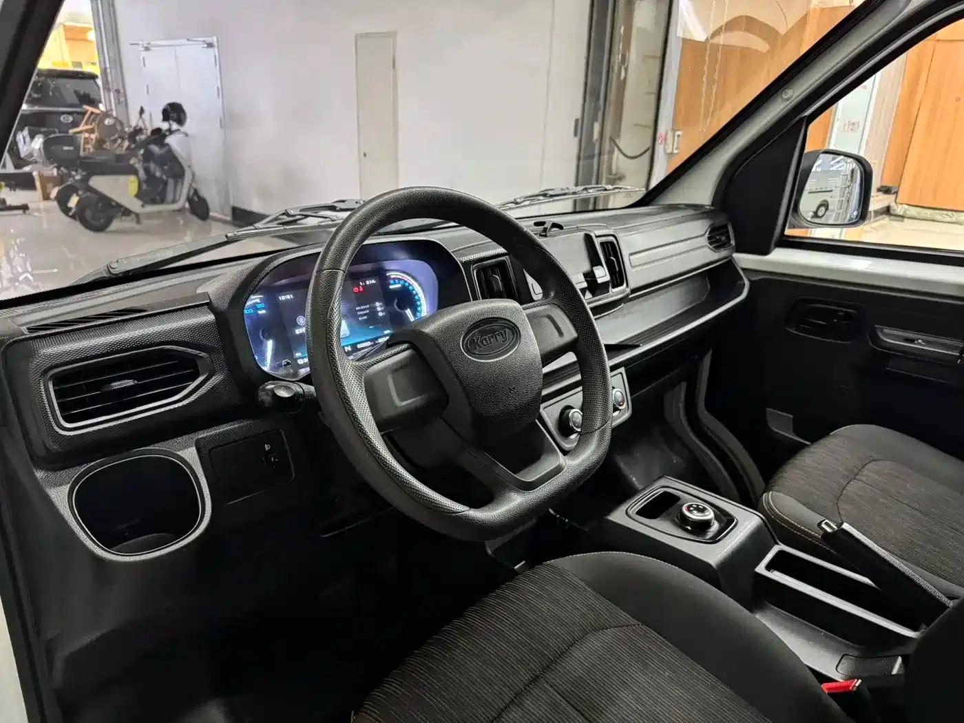 2023 Yangtze Finless Porpoise Comfort Edition with CALB 38.64kWh Lithium Battery — миниатюра 4