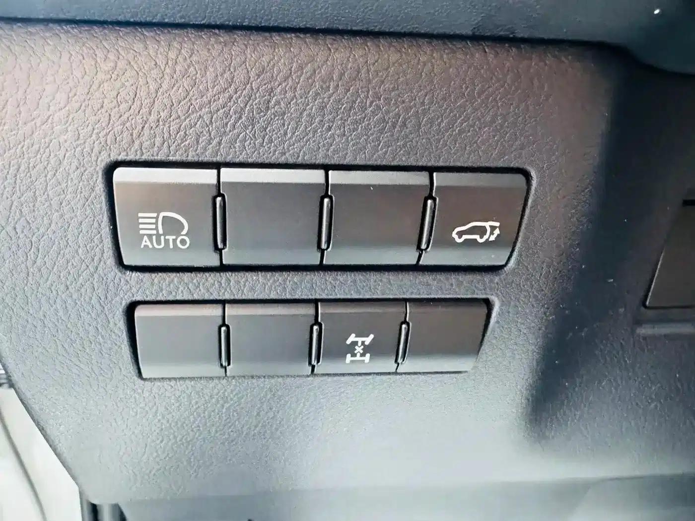 Lexus NX 2020 200 AWD Sport Edition (China V Emission Standard) — миниатюра 5
