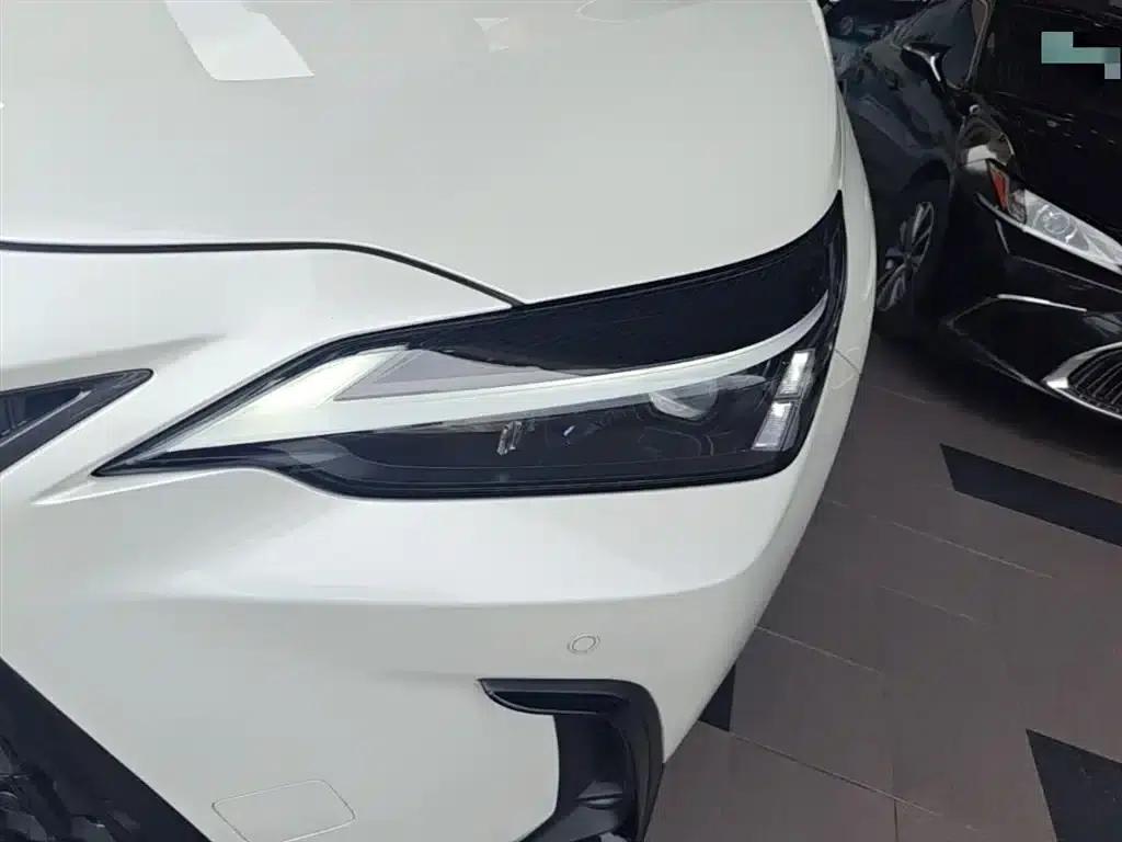 Lexus NX 2024 350h Front-Wheel Drive Elite Edition — миниатюра 24