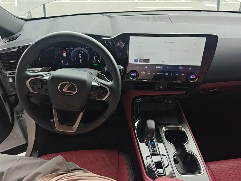 Lexus NX 2024 350h Front-Wheel Drive Elite Edition — миниатюра 10