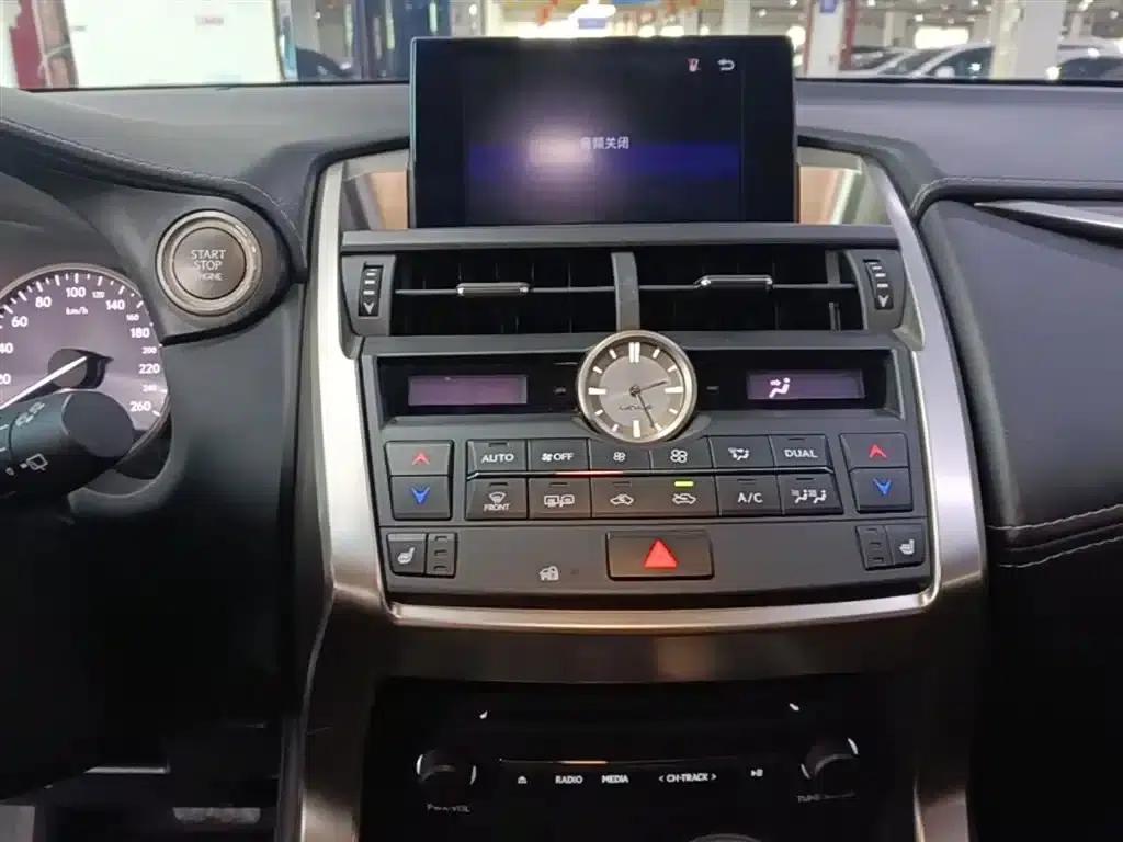 Lexus NX 2016 200 AWD Sport Edition — миниатюра 13