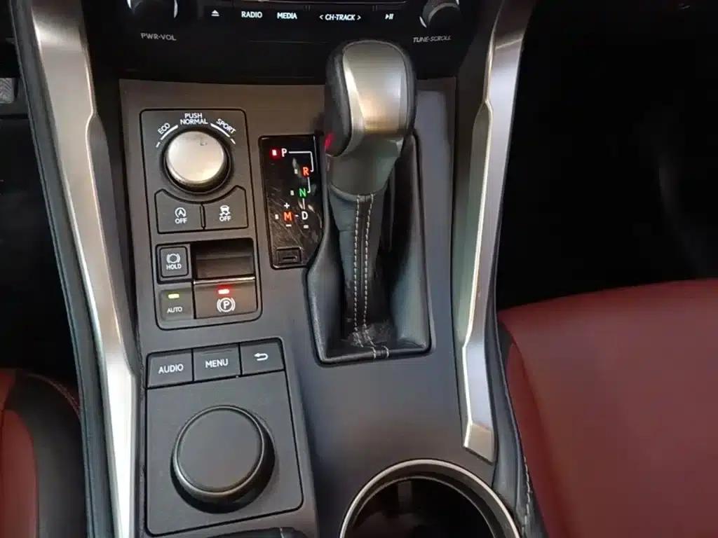 Lexus NX 2016 200 AWD Sport Edition — миниатюра 14