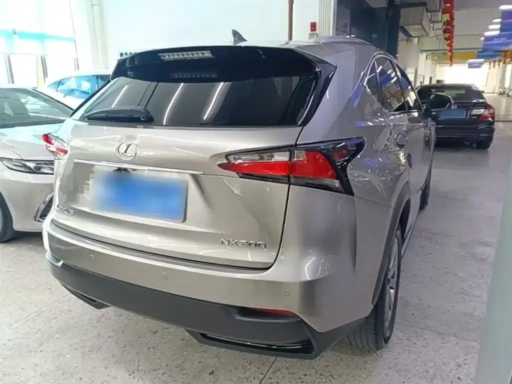 Lexus NX 2016 200 AWD Sport Edition — миниатюра 7