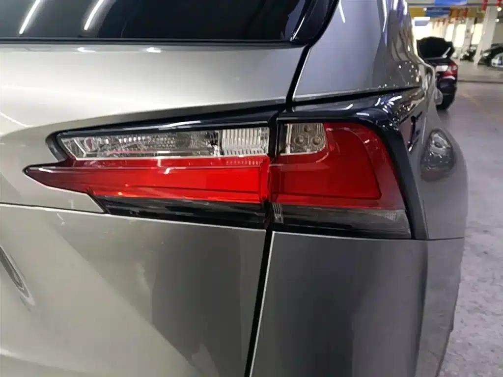 Lexus NX 2016 200 AWD Sport Edition — миниатюра 8