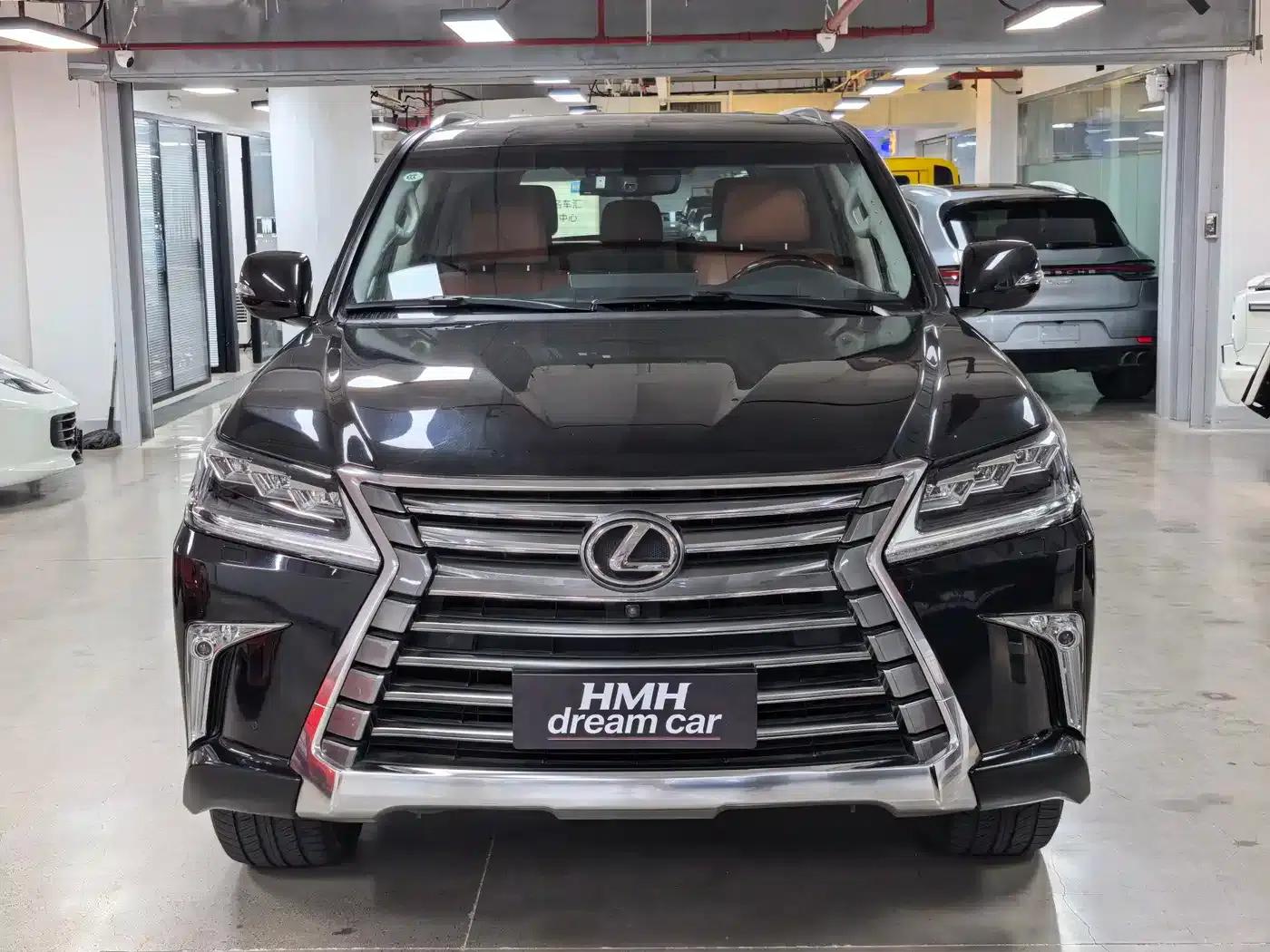 2017 Lexus LX 570 Dynamic Luxury Edition — миниатюра 2