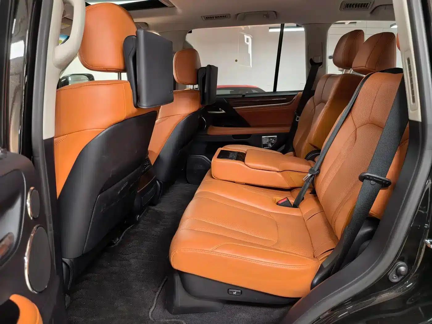 2017 Lexus LX 570 Dynamic Luxury Edition — миниатюра 10