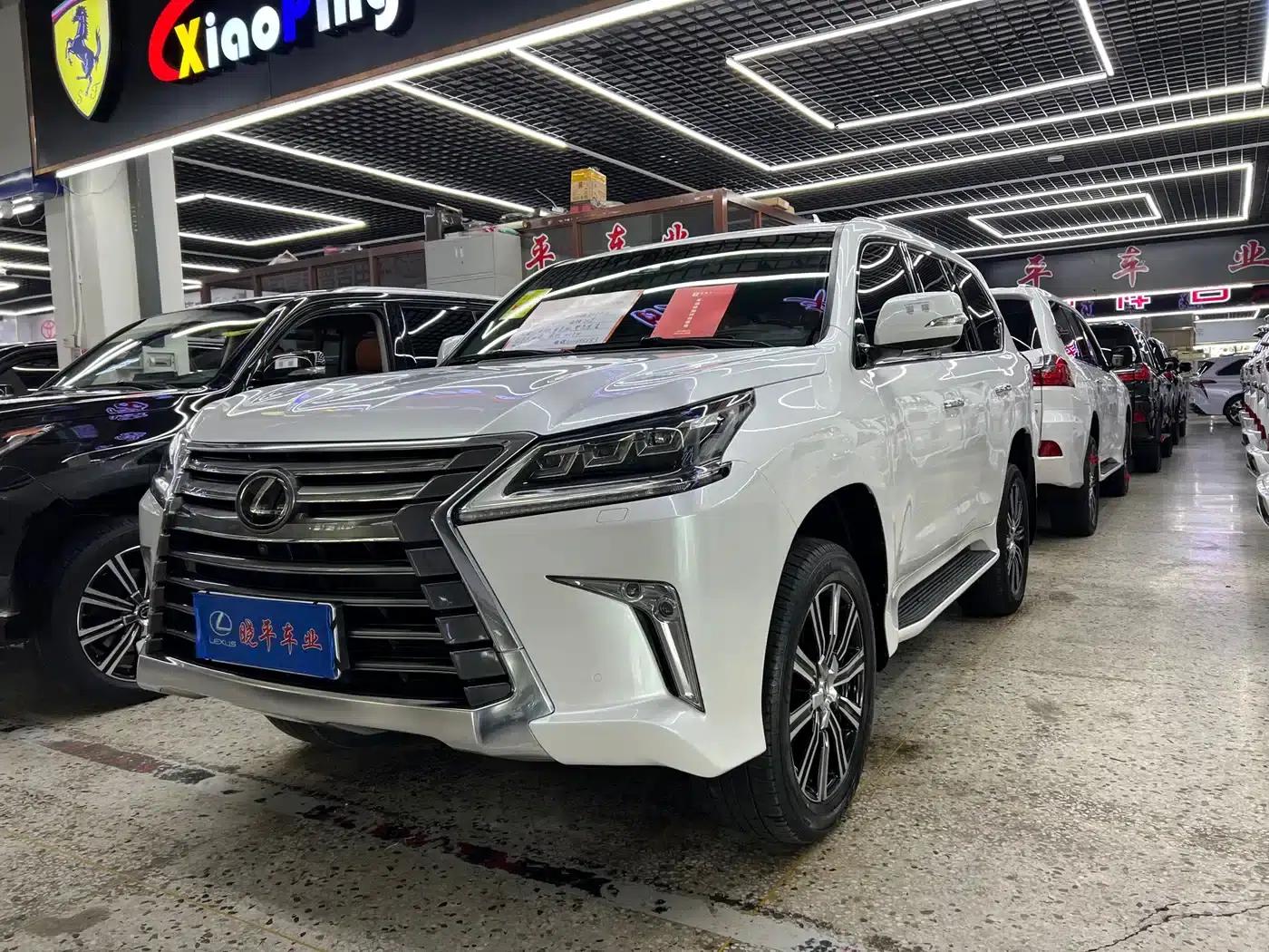 Lexus LX 2019 570 Premium Luxury Edition — миниатюра 1