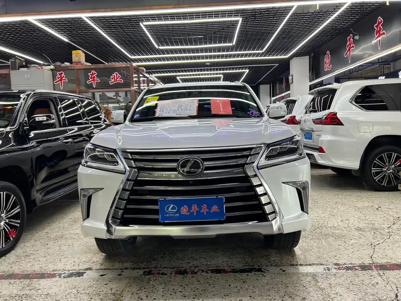 Lexus LX 2019 570 Premium Luxury Edition — миниатюра 2