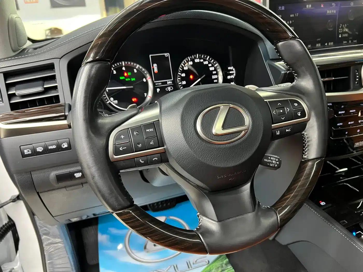 Lexus LX 2019 570 Premium Luxury Edition — миниатюра 16