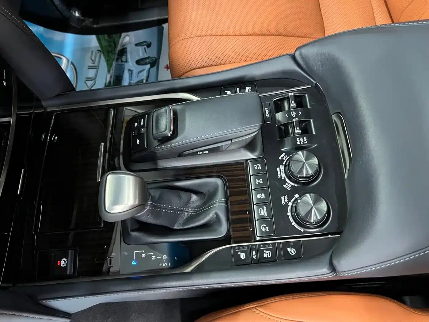 Lexus LX 2019 570 Premium Luxury Edition — миниатюра 17