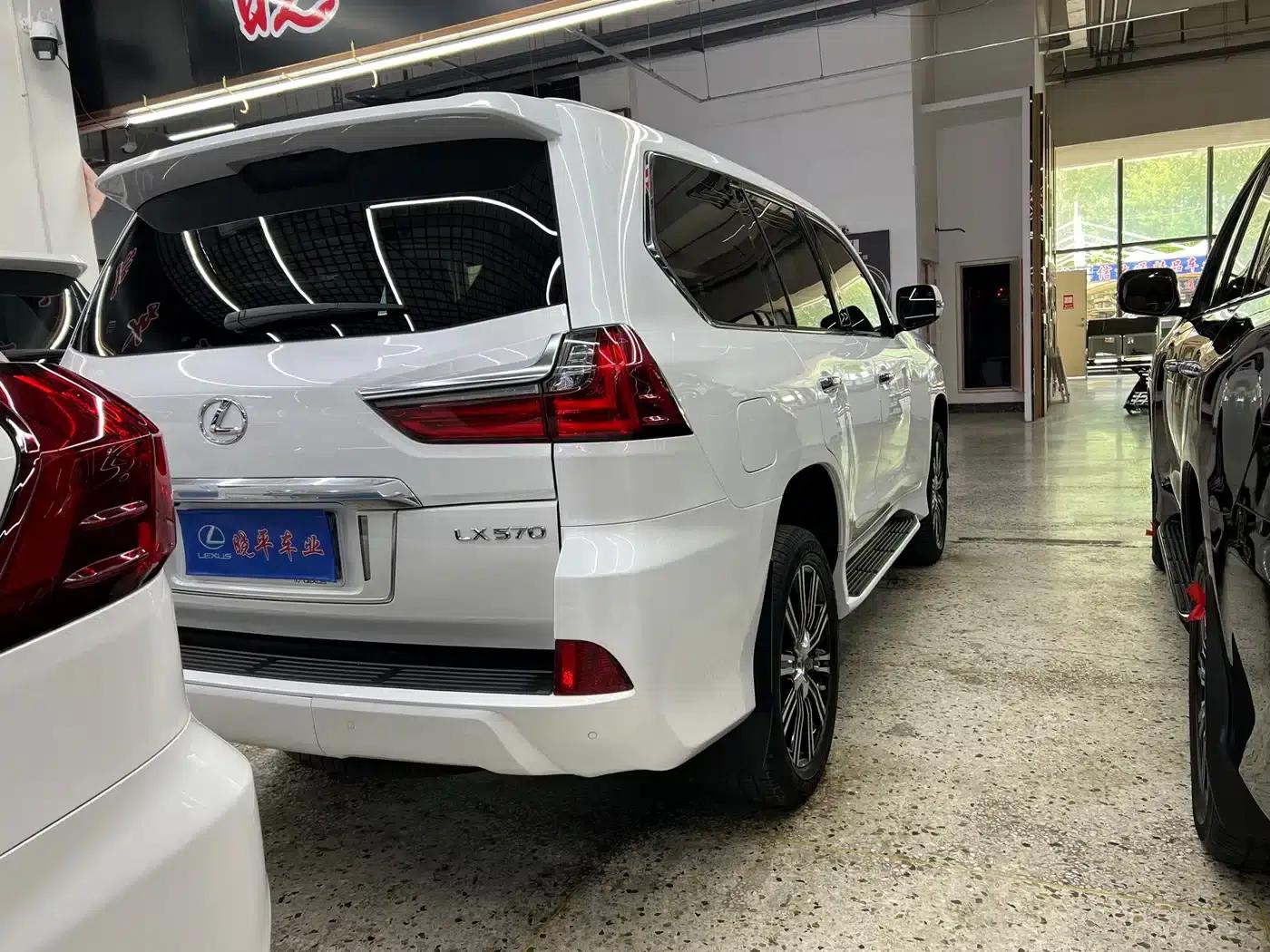 Lexus LX 2019 570 Premium Luxury Edition — миниатюра 4