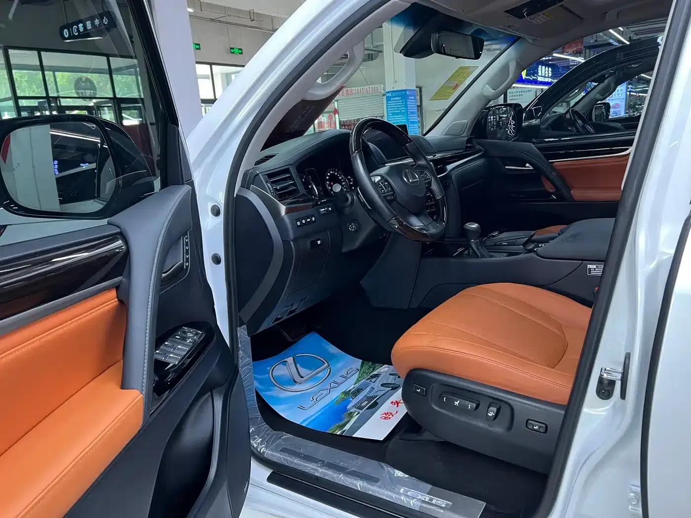Lexus LX 2019 570 Premium Luxury Edition — миниатюра 9