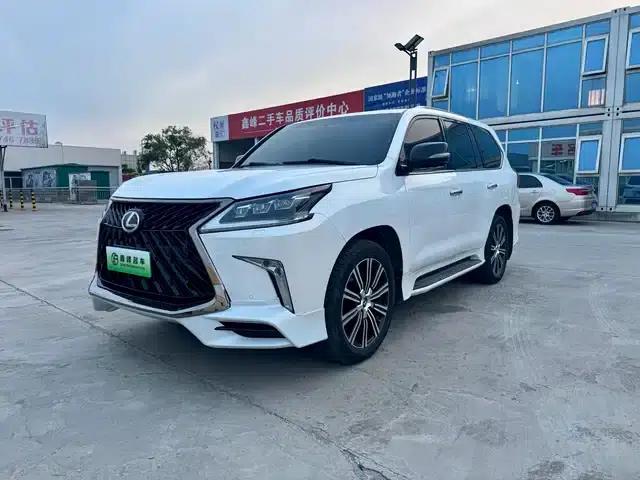 2017 Lexus LX 570 Dynamic Luxury Edition