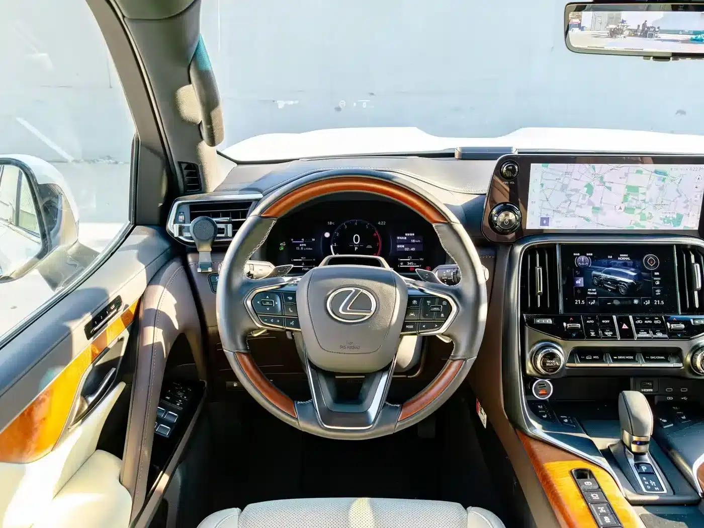 Lexus LX 2025 700h Territory Edition — миниатюра 12