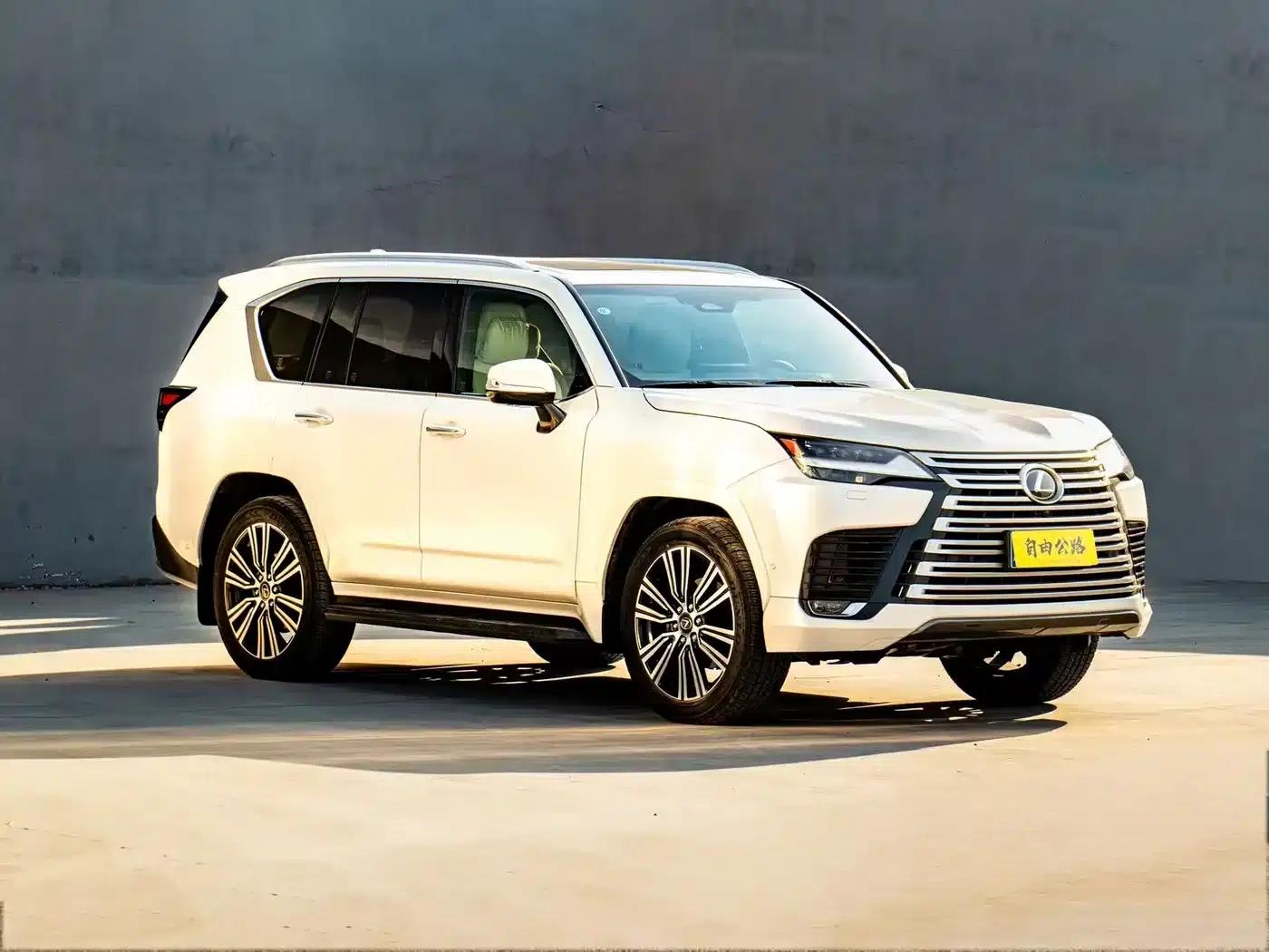 Lexus LX 2025 700h Territory Edition — миниатюра 3