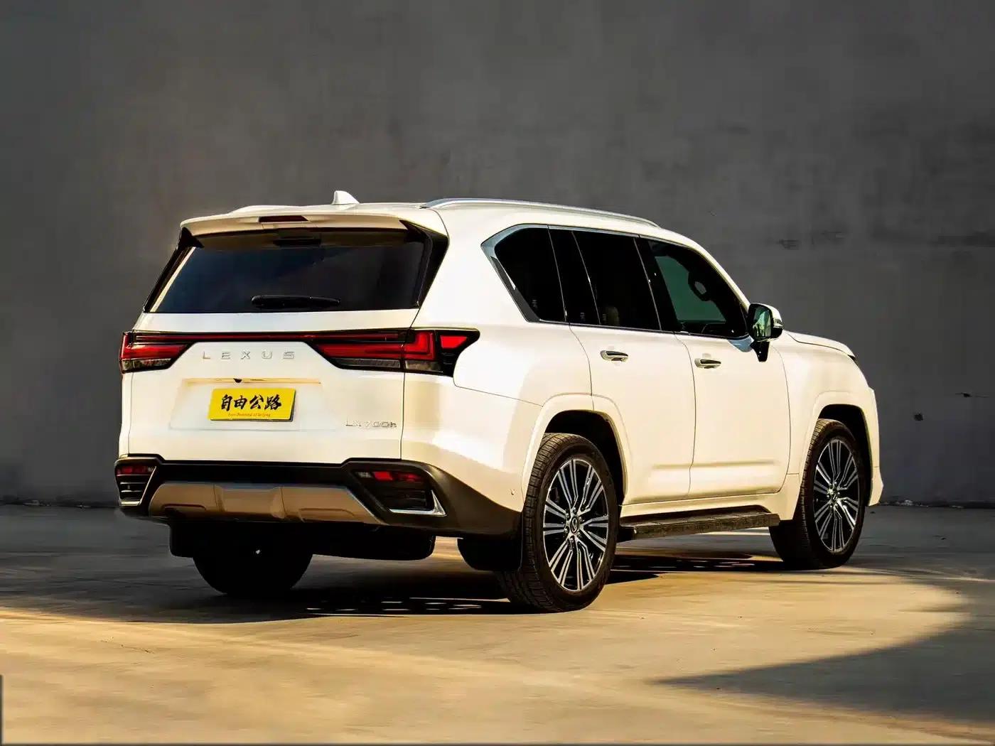 Lexus LX 2025 700h Territory Edition — миниатюра 21