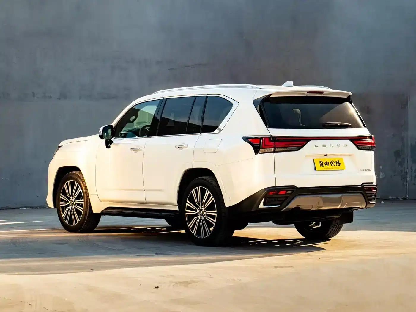 Lexus LX 2025 700h Territory Edition — миниатюра 23