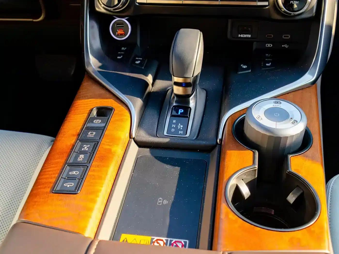 Lexus LX 2025 700h Territory Edition — миниатюра 7