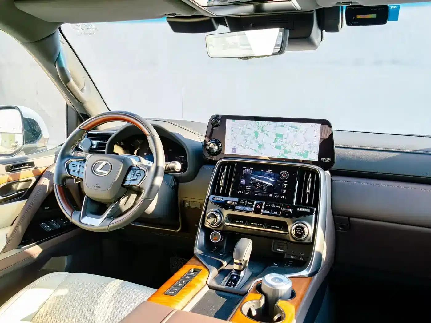 Lexus LX 2025 700h Territory Edition — миниатюра 10
